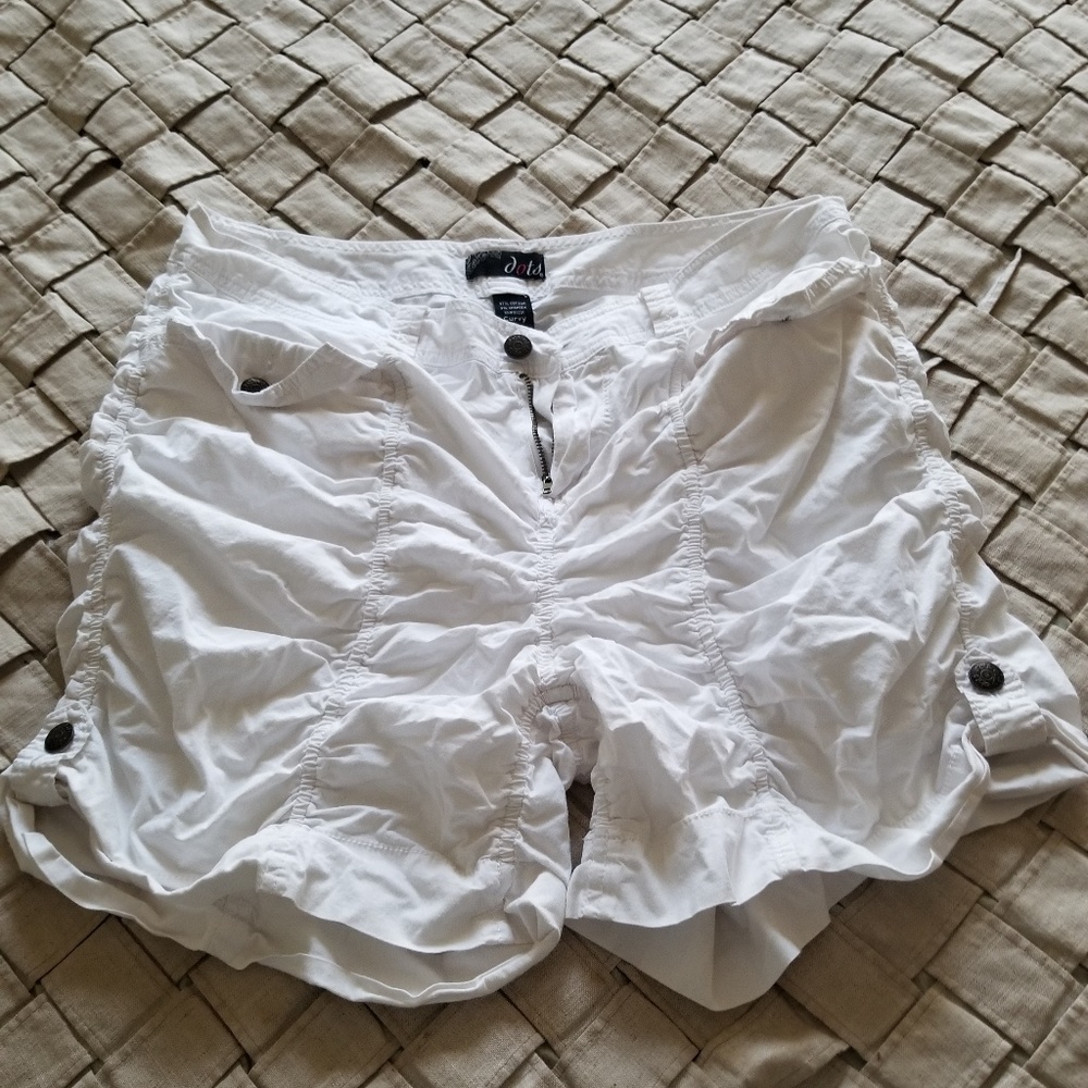 Short cargo shorts